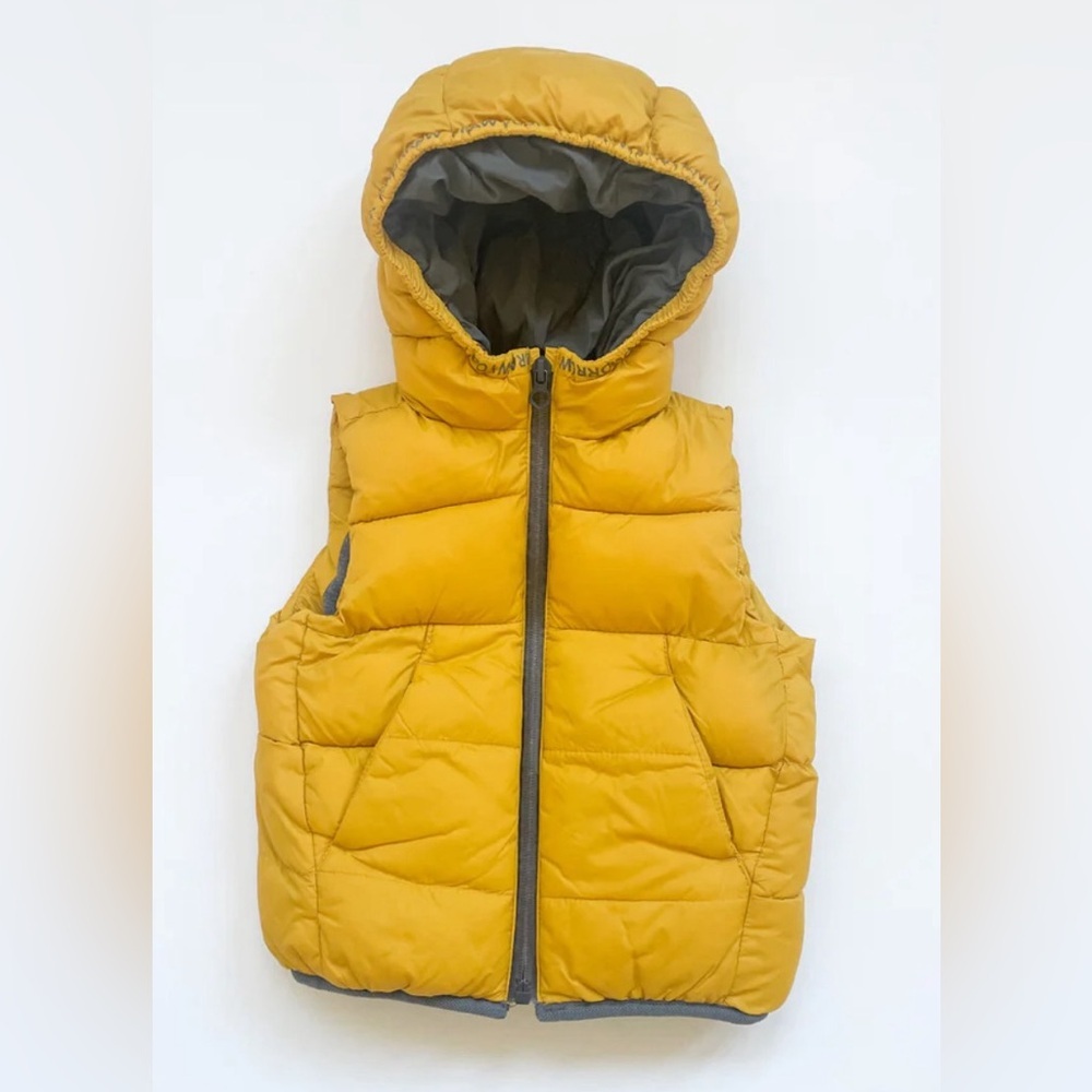 Zara kids puffer vest . Size 3-4 years old . (104cm)